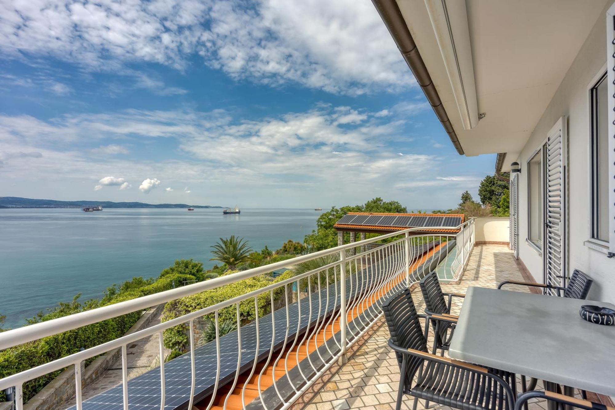 Debeli Rtic Apartments - Happy Rentals Ankaran Bagian luar foto